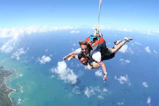 Skydiving - image 2